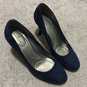 Bandolino - Deep Blue Faux Suede heels.